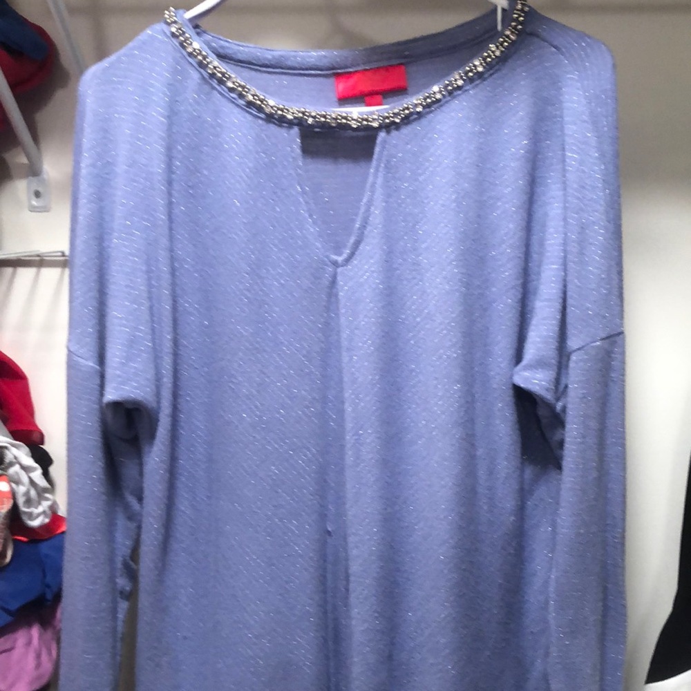 Beautiful sparkle with detail at collar sweater